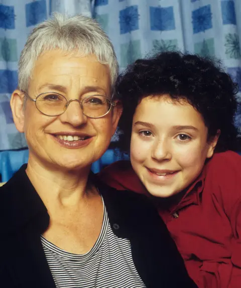 Jacqueline Wilson and Dani Harmer in 2001 